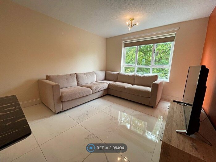 2 Bedroom Flat To Rent In Baltic Court, London, SE16