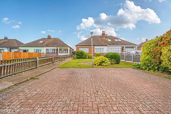 2 Bedroom Semi-detached Bungalow For Sale In Leybourne Road, Strood, Rochester, Kent., ME2