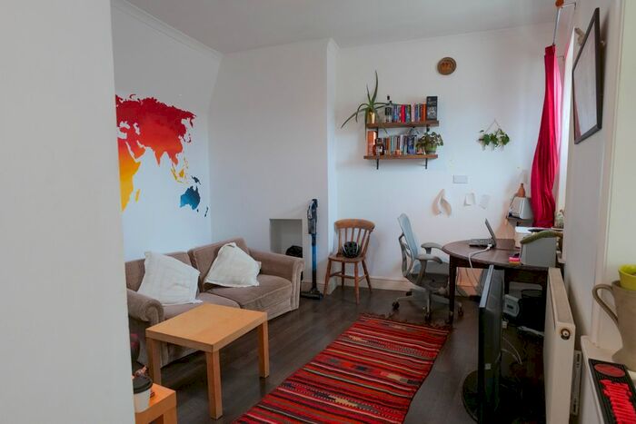 1 Bedroom Flat To Rent In Camberwell New Road, London, SE5