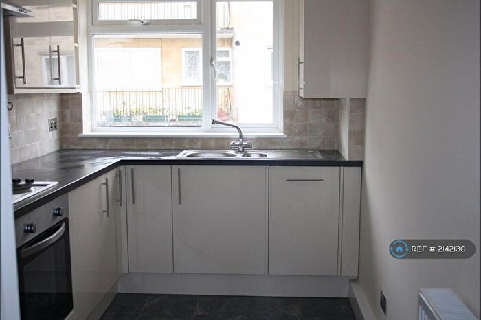 2 Bedroom Flat To Rent In Cleveland Court, Bath, BA2
