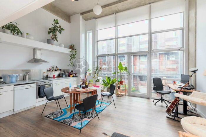 2 Bedroom Flat To Rent In Kings Wharf, Kingsland Road, Hackney, E8