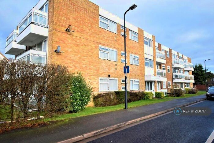 2 Bedroom Flat To Rent In Arundel Court, Langley, Slough, SL3