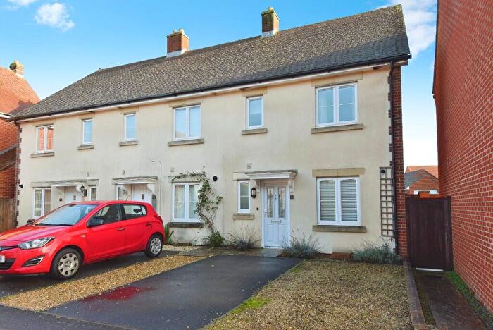 3 Bedroom End Of Terrace House For Sale In Nevill Close, Amesbury, SP4