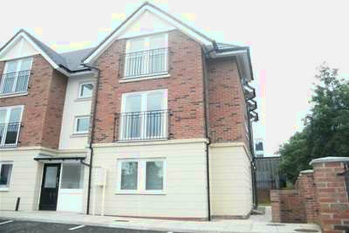 2 Bedroom House To Rent In Shepherds Court, Gilesgate, DH1