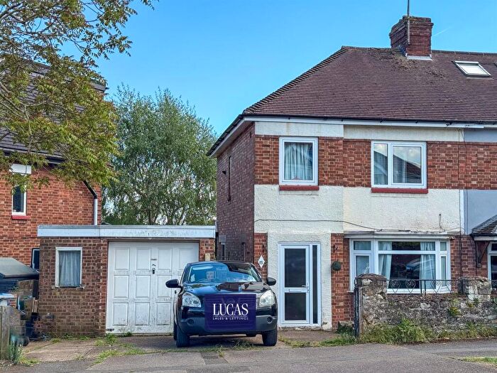 3 Bedroom Semi-Detached House For Sale In Hillside Avenue, NN15