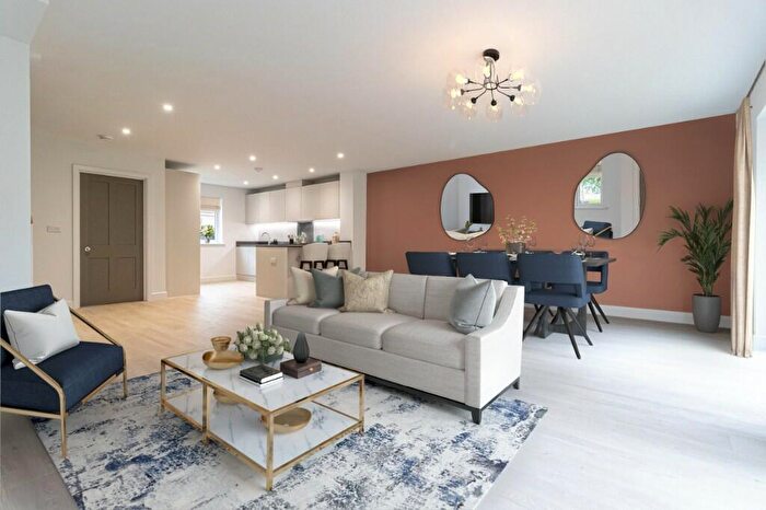 3 Bedroom End Of Terrace House For Sale In Burderop Park Chiseldon Swindon, SN4