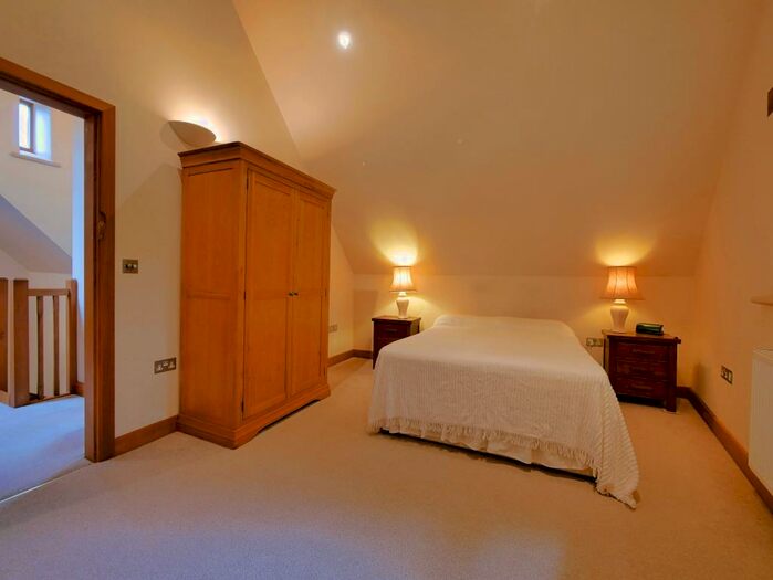 2 Bedroom Cottage To Rent In Calcot, Coln St Dennis, GL54
