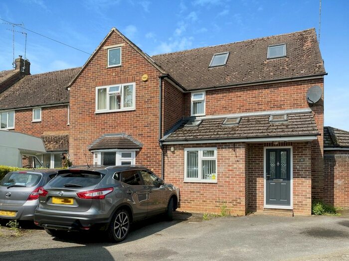 5 Bedroom Semi-Detached House To Rent In Church View, Banbury, Oxfordshire, OX16