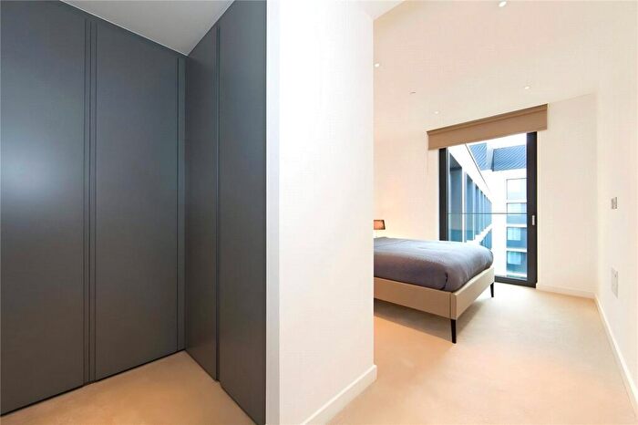 2 Bedroom Apartment To Rent In Cashmere House, Leman Street, Whitechapel, London, E1