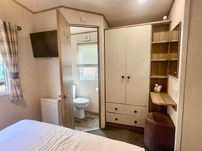 2 Bedroom Park Home For Sale In Southampton Rd, Fordingbridge, SP6