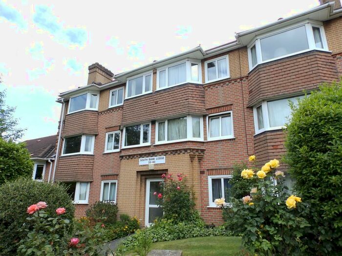 2 Bedroom Flat To Rent In South Bank Lodge, Surbiton, KT6