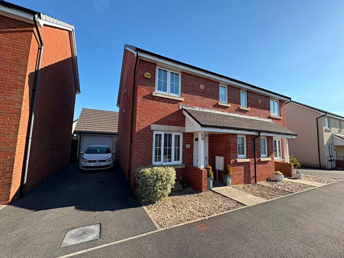 3 Bedroom Semi-Detached House To Rent In Beauchamp Walk, Gorseinon, Swansea, SA4