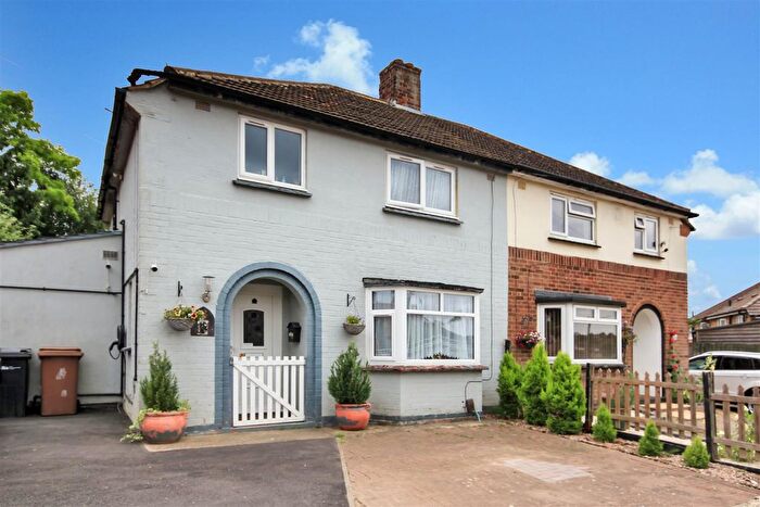 3 Bedroom Semi-Detached House For Sale In Kingsway, Wellingborough, NN8