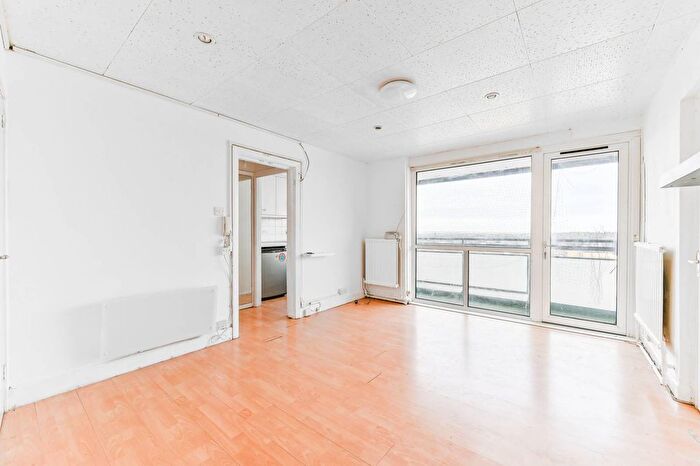 1 Bedroom Flat To Rent In Zodiac Court, Central Croydon, Croydon, CR0
