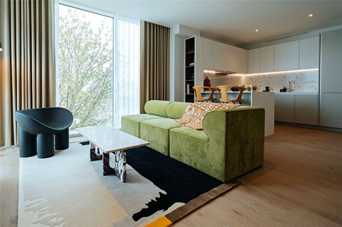 1 Bedroom Flat For Sale In Hurlingham Waterfront, Wandsworth Bridge Road, London, SW6