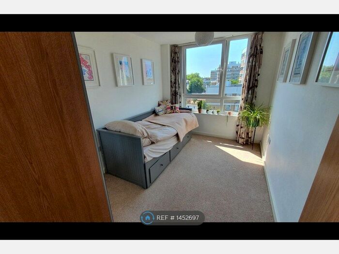 2 Bedroom Flat To Rent In College Street, Southampton, SO14