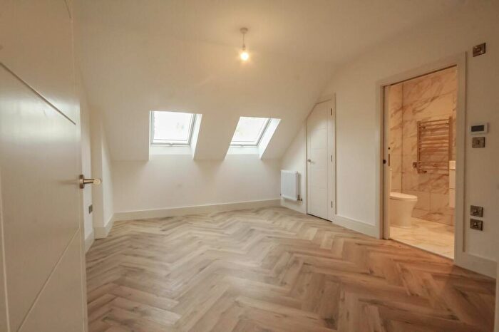 2 Bedroom Duplex For Sale In The Green, Surrey, CR6