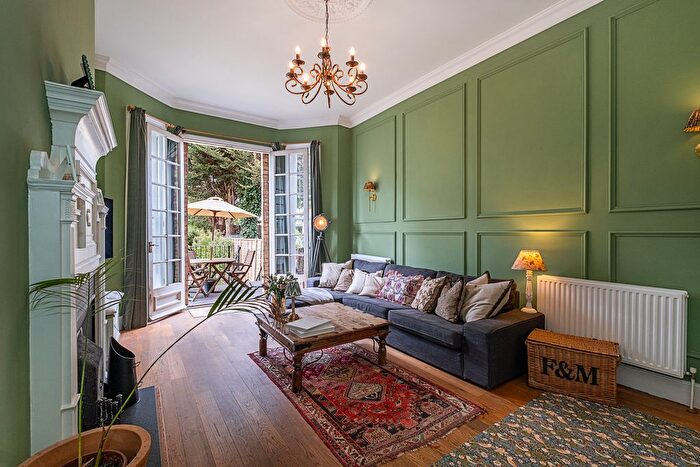 3 Bedroom Flat For Sale In Lewin Road, London, SW16