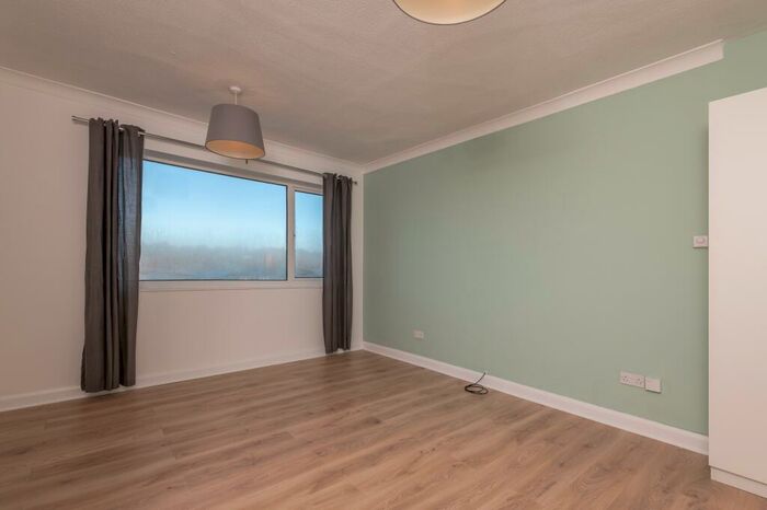 2 Bedroom Flat To Rent In Gledhow Park Avenue, Chapel Allerton, Leeds, LS7