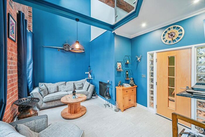 1 Bedroom Flat For Sale In Horninglow Street, Burton-on-Trent, Staffordshire, DE14