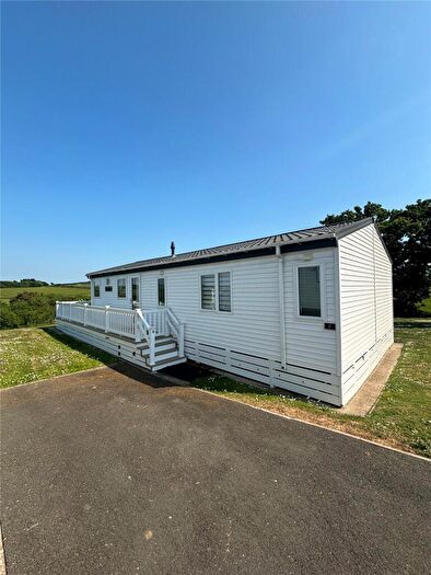 3 Bedroom Park Home For Sale In Thorness Lane, Cowes, Isle Of Wight, PO31