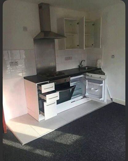 Studio To Rent In King Street, Luton, LU1