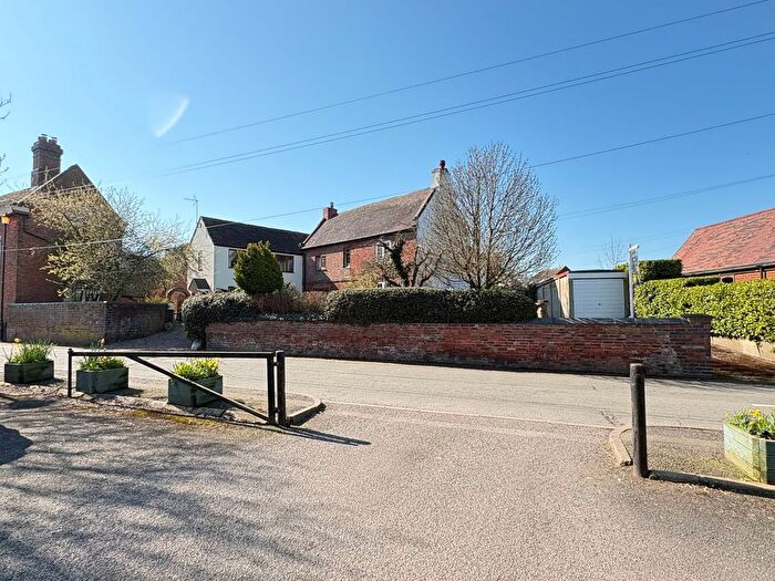 3 Bedroom Cottage For Sale In Hawthorn Road, Wheaton Aston, Stafford, ST19