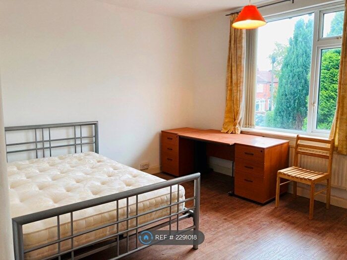 2 Bedroom Semi-Detached House To Rent In Huntley Road, Stockport, SK3