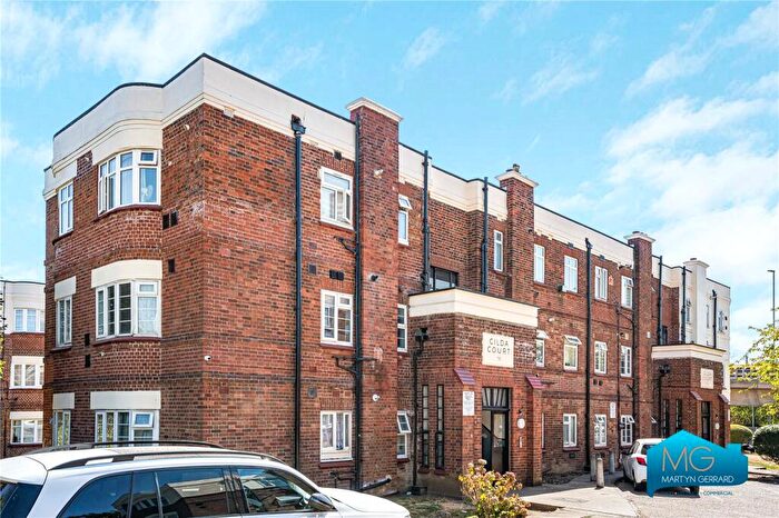 2 Bedroom Apartment To Rent In Watford Way, Mill Hill, NW7