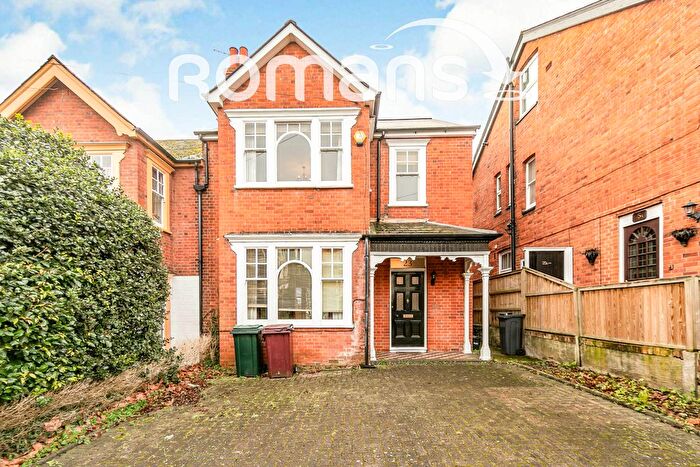 4 Bedroom Semi Detached House To Rent In Priest Hill, Caversham, Reading, RG4