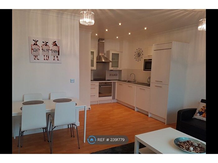 2 Bedroom Flat To Rent In Quayside Drive, Colchester, CO2