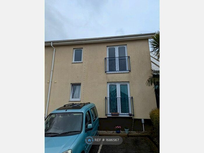 1 Bedroom Flat To Rent In Newton Court, Redruth, TR15