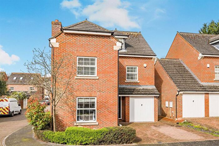 4 Bedroom Detached House To Rent In Stirling Avenue, Pinner, HA5