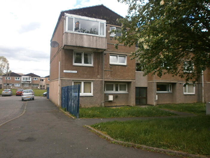 3 Bedroom Flat To Rent In Stenhouse Street West, Edinburgh, EH11