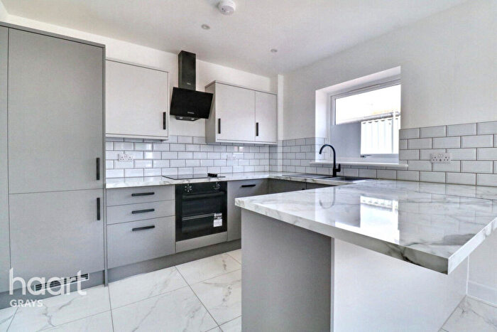 3 Bedroom Detached House For Sale In Grosvenor Road, Orsett, RM16