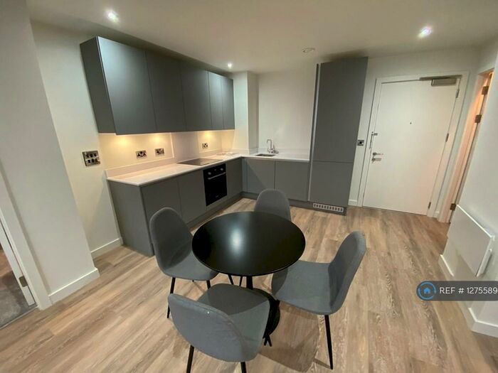 2 Bedroom Flat To Rent In Tower A, Manchester, M1