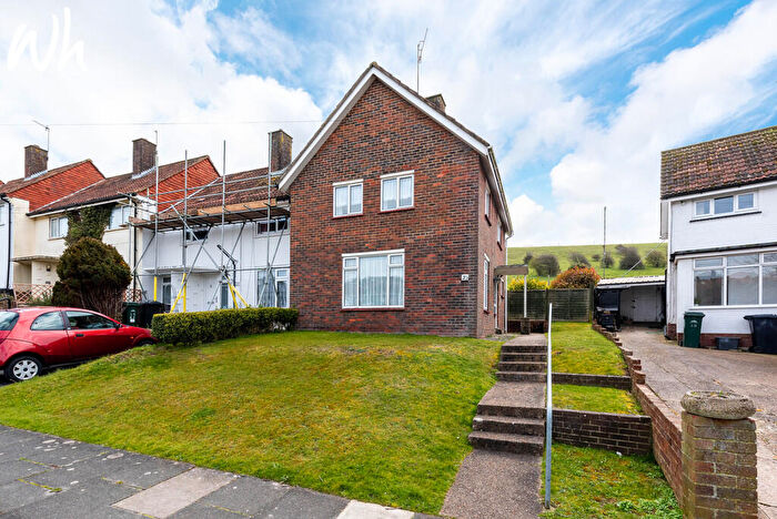 3 Bedroom End Of Terrace House To Rent In Ravenswood Drive, Brighton, BN2