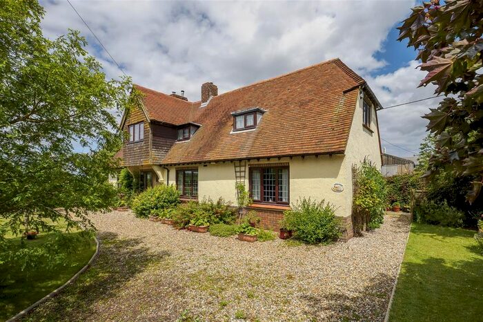 4 Bedroom Detached House For Sale In Little Court Farm, Deerson Lane, Preston, CT3