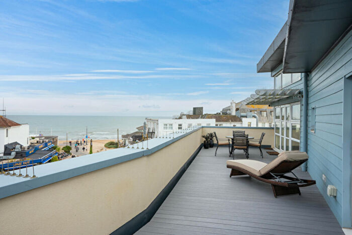 2 Bedroom Penthouse For Sale In Shore Road, Sandbanks, Poole, Dorset, BH13