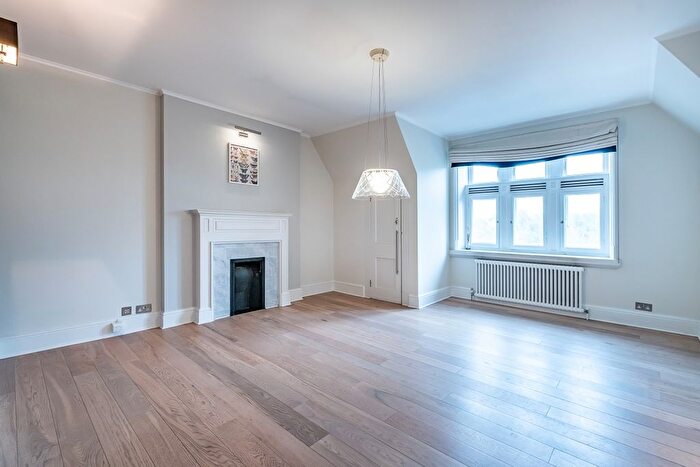 3 Bedroom Flat To Rent In Kensington High Street, London, W8