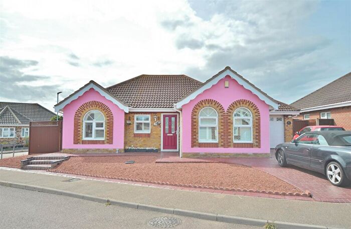3 Bedroom Detached Bungalow For Sale In Highlands Park, Great Clacton, Essex, CO15