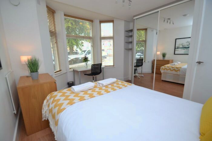 3 Bedroom Flat To Rent In Cogan Terrace, Cathays, Cardiff, CF24