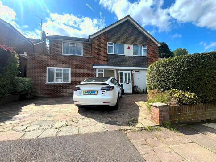 1 Bedroom Flat To Rent In Albury Drive, Pinner, HA5