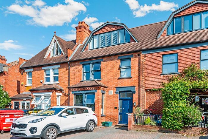 1 Bedroom Flat For Sale In Durham Road, West Wimbledon, SW20