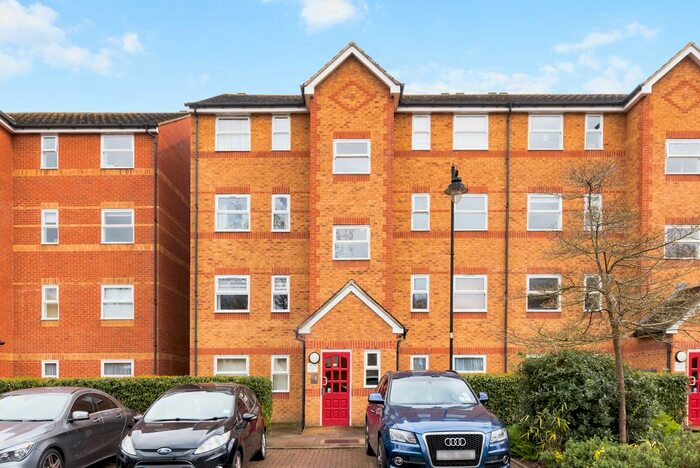 1 Bedroom Flat To Rent In Henry Doulton Drive, London, SW17