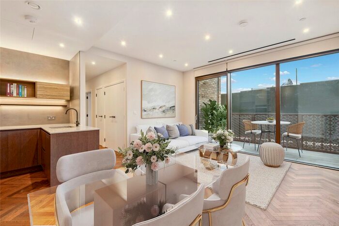 2 Bedroom Flat To Rent In Michael Road, London, SW6