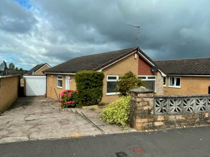 2 Bedroom Detached Bungalow To Rent In Sunnyfield Oval, Milton, Stoke-on-Trent, ST2