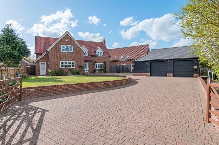 4 Bedroom Detached House For Sale In Mayflower, Hadleigh Heath, Suffolk, IP7