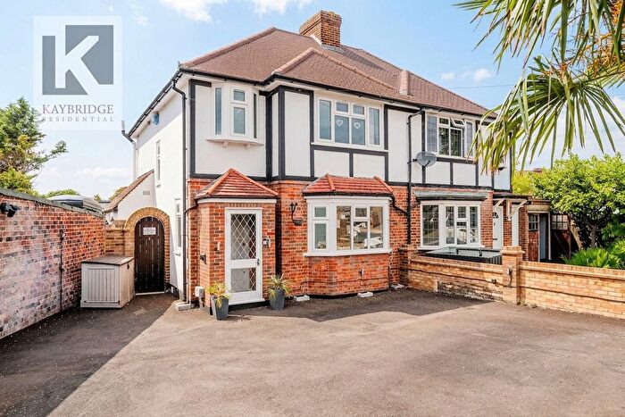 3 Bedroom Semi Detached House For Sale In Thorndon Gardens, Epsom, KT19
