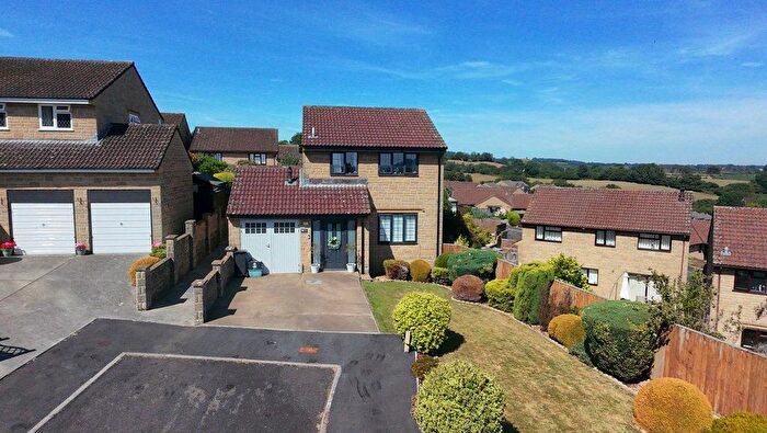 3 Bedroom Detached House For Sale In The Laurels, Crewkerne - Extended Accommodation, TA18